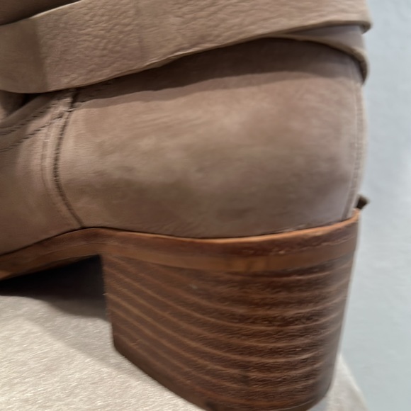 UGG Elora Women’s Boots - Picture 12 of 13